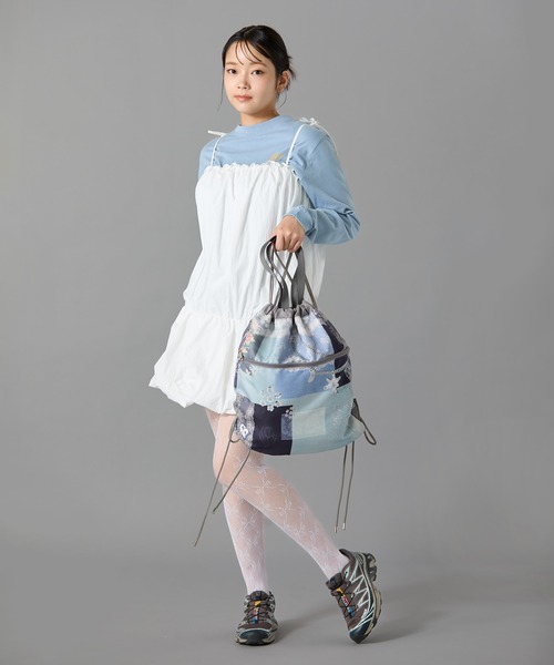 LAPUIS(ラピュイ)の「Casselini(キャセリーニ)コラージュプリントナップサック(バックパック/リュック・レディース・ベージュ/ブルー/サックスブルー/ブラック・FREE)」の12枚目の写真
