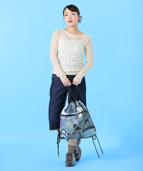 LAPUIS(ラピュイ)の「Casselini(キャセリーニ)コラージュプリントナップサック(バックパック/リュック・レディース・ベージュ/ブルー/サックスブルー/ブラック・FREE)」の21枚目の写真