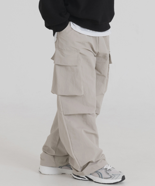 PIANER KIDS(ピアネールキッズ)の「ナイロンカーゴパラシュートパンツ(ライトベージュ)(スウェットパンツ・レディース・ライトベージュ・S(120-130cm)/M(130-140cm)/L(140-150cm)/XL(150-160㎝))」の4枚目の写真