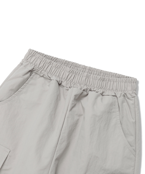 PIANER KIDS(ピアネールキッズ)の「ナイロンカーゴパラシュートパンツ(ライトベージュ)(スウェットパンツ・レディース・ライトベージュ・S(120-130cm)/M(130-140cm)/L(140-150cm)/XL(150-160㎝))」の8枚目の写真