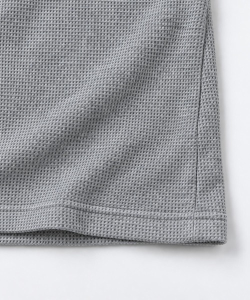 FILLIP J（フィリップジェー）の「クロップドワッフルヘンリーネック長袖Tシャツ/ショート丈ロンT（Tシャツ/カットソー・メンズ・アイボリー/グレー・X-LARGE/LARGE/MEDIUM）」の10枚目の写真