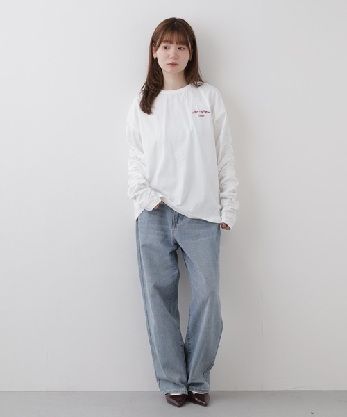 Arinomama(アリノママ)の「Arinomama ワンポイント刺繍 ギャザースリーブ 長袖Tシャツ 空紡糸天竺(Tシャツ/カットソー・レディース・ブラウン/ブラック/トップグレー・FREE)」の9枚目の写真
