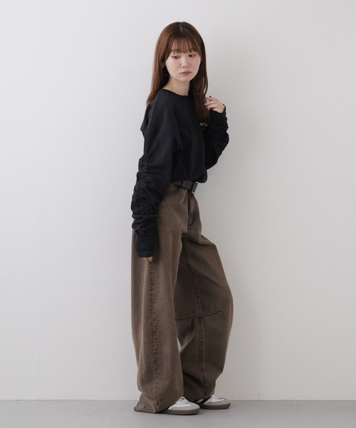 Arinomama(アリノママ)の「Arinomama ワンポイント刺繍 ギャザースリーブ 長袖Tシャツ 空紡糸天竺(Tシャツ/カットソー・レディース・ブラウン/ブラック/トップグレー・FREE)」の20枚目の写真