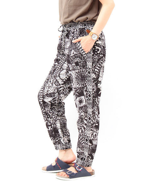 チチカカ（チチカカ）の「モノトーンジョガーパンツ（その他パンツ・レディース・カーキ/ブラック・FREE）」の5枚目の写真