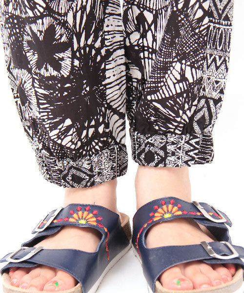 チチカカ（チチカカ）の「モノトーンジョガーパンツ（その他パンツ・レディース・カーキ/ブラック・FREE）」の9枚目の写真