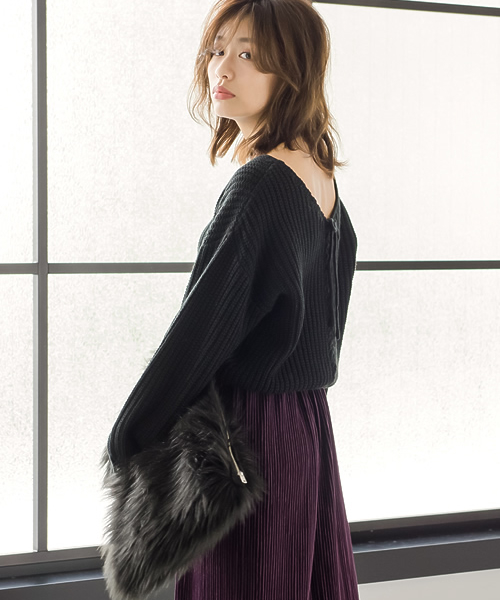 Re:EDIT（リエディ）の「[リエディ]バックレースアップニットトップス/Vネックニットトップス/セーター（ニット/セーター・レディース・ブラック/ブラウン/ピンク/グレー/オフホワイト・MEDIUM）」の3枚目の写真