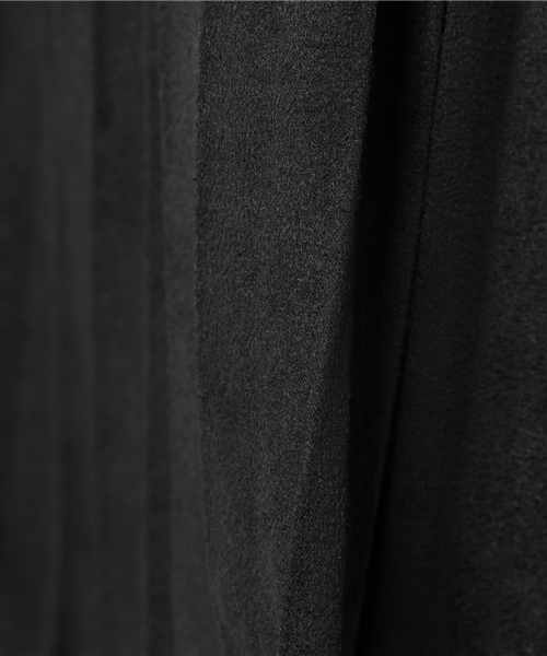 PUNYUS（プニュズ）の「フェイクスウェードプリーツスカート（スカート・レディース・ワイン/ブラック・3/1/2）」の9枚目の写真