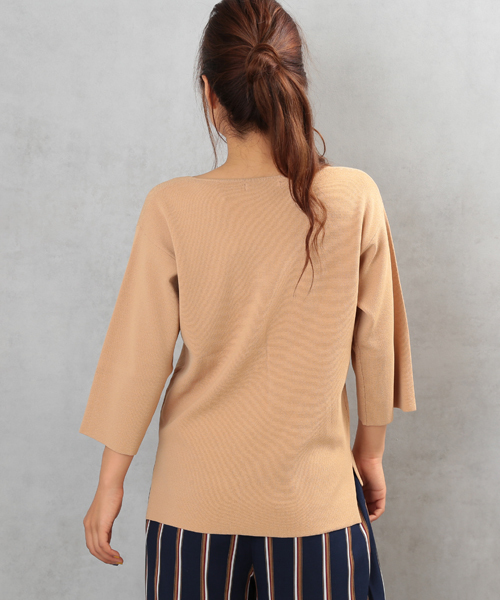 COLONY 2139（コロニートゥーワンスリーナイン）の「R/N強撚　V/Nミラノトップス（Tシャツ/カットソー・レディース・ベージュ/ネイビー/ホワイト・FREE）」の7枚目の写真