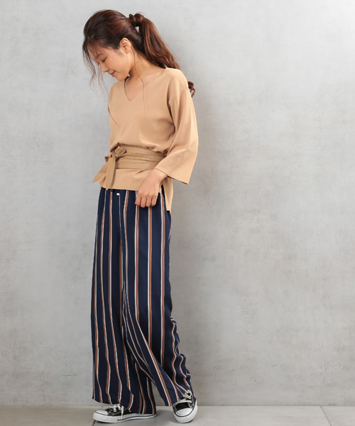 COLONY 2139（コロニートゥーワンスリーナイン）の「R/N強撚　V/Nミラノトップス（Tシャツ/カットソー・レディース・ベージュ/ネイビー/ホワイト・FREE）」の11枚目の写真