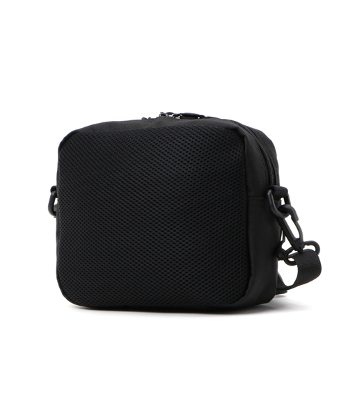 XLARGE（エクストララージ）の「PATCHED SHOULDER BAG（ショルダーバッグ・メンズ・カモフラージュ/ブラック・ONE SIZE）」の8枚目の写真