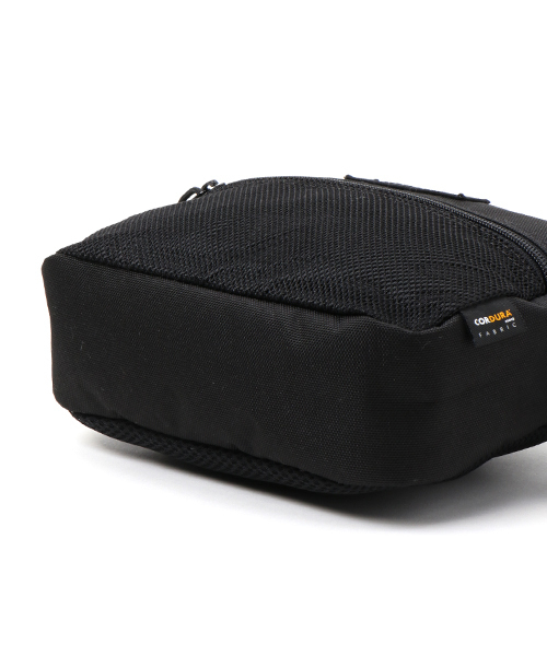 XLARGE（エクストララージ）の「PATCHED SHOULDER BAG（ショルダーバッグ・メンズ・カモフラージュ/ブラック・ONE SIZE）」の3枚目の写真