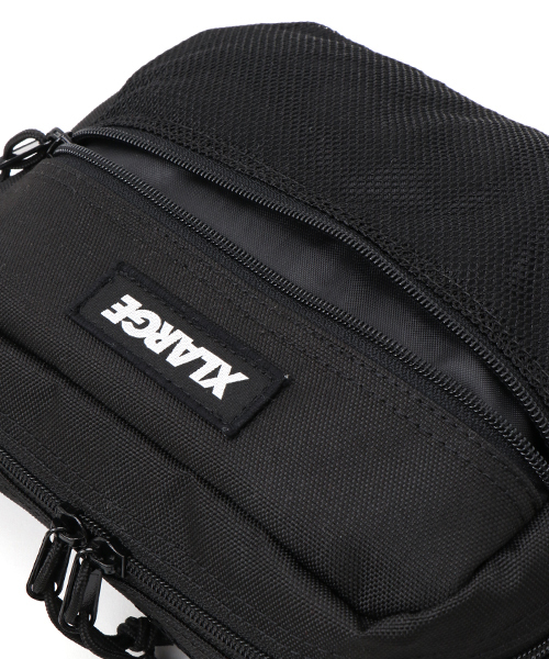 XLARGE（エクストララージ）の「PATCHED SHOULDER BAG（ショルダーバッグ・メンズ・カモフラージュ/ブラック・ONE SIZE）」の5枚目の写真