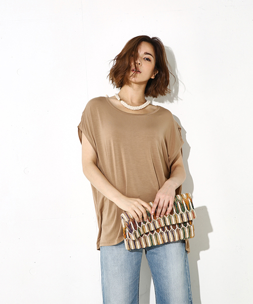 AZUL by moussy（アズールバイマウジー）の「スリーブバックタックBIG プルオーバー（Tシャツ/カットソー・レディース・ベージュ/オレンジ系その他/オフホワイト/ブラック・SMALL/MEDIUM）」の5枚目の写真