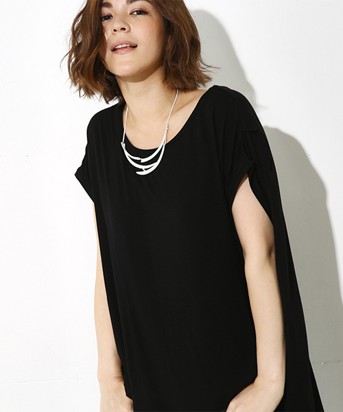 AZUL by moussy（アズールバイマウジー）の「スリーブバックタックBIG プルオーバー（Tシャツ/カットソー・レディース・ベージュ/オレンジ系その他/オフホワイト/ブラック・SMALL/MEDIUM）」の13枚目の写真