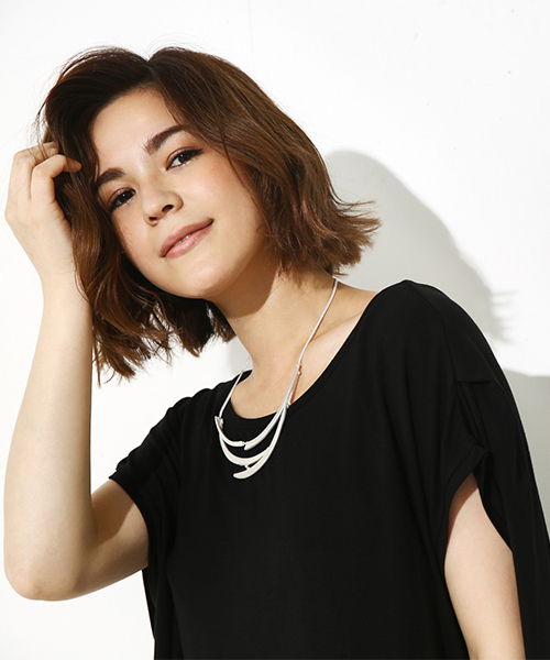 AZUL by moussy（アズールバイマウジー）の「スリーブバックタックBIG プルオーバー（Tシャツ/カットソー・レディース・ベージュ/オレンジ系その他/オフホワイト/ブラック・SMALL/MEDIUM）」の14枚目の写真