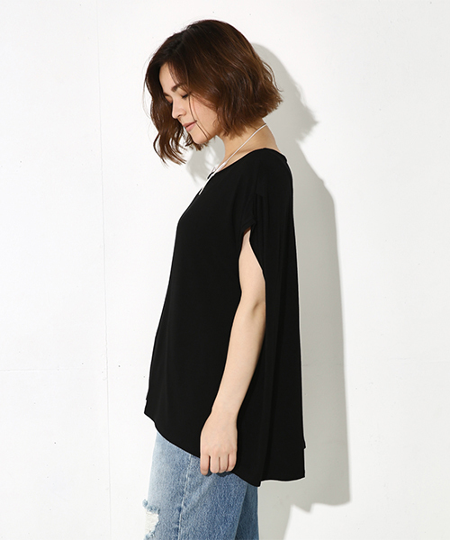 AZUL by moussy（アズールバイマウジー）の「スリーブバックタックBIG プルオーバー（Tシャツ/カットソー・レディース・ベージュ/オレンジ系その他/オフホワイト/ブラック・SMALL/MEDIUM）」の17枚目の写真