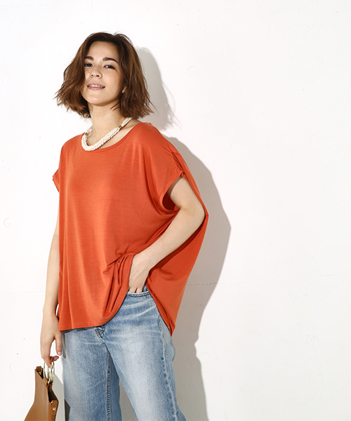 AZUL by moussy（アズールバイマウジー）の「スリーブバックタックBIG プルオーバー（Tシャツ/カットソー・レディース・ベージュ/オレンジ系その他/オフホワイト/ブラック・SMALL/MEDIUM）」の22枚目の写真