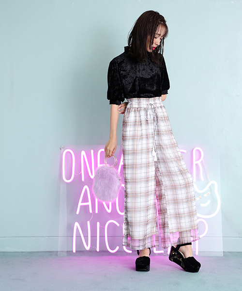 one after another NICE CLAUP（ワンアフターアナザーナイスクラップ）の「べロア刺繍スカラップサンダル（サンダル・レディース・ブラック/ベージュ/ピンク・L/S/M）」の12枚目の写真