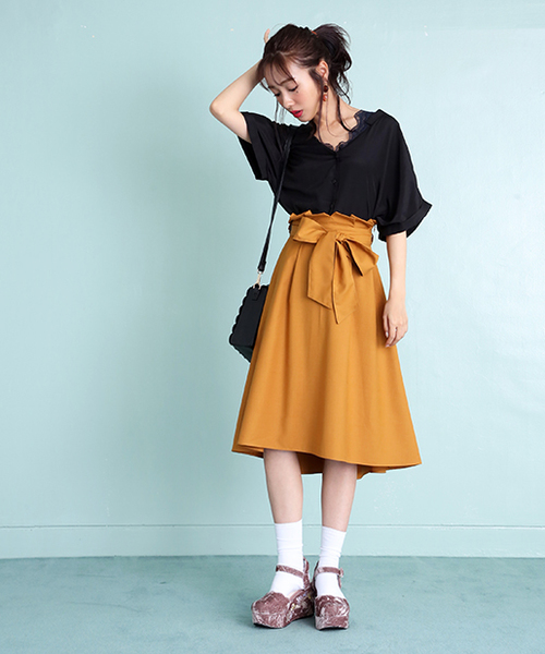 one after another NICE CLAUP（ワンアフターアナザーナイスクラップ）の「べロア刺繍スカラップサンダル（サンダル・レディース・ブラック/ベージュ/ピンク・L/S/M）」の5枚目の写真