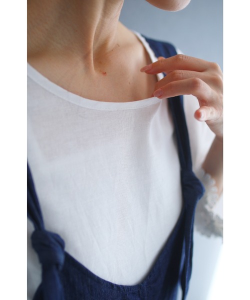 cawaii(カワイイ)の「袖に咲く立体の花ブラウストップス(Tシャツ/カットソー・レディース・ホワイト・M)」の5枚目の写真