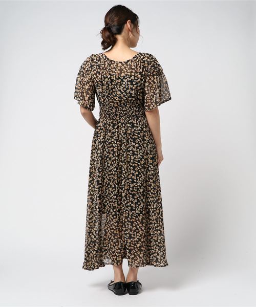 Cheek（チーク）の「花柄ウエストマークワンピース（ワンピース・レディース・ブラック/ピンク・MEDIUM）」の4枚目の写真