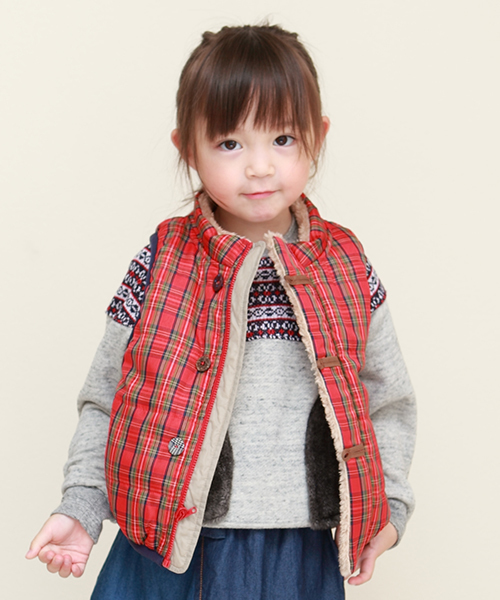 RAGMART(ラグマート)の「タータンチェックナイロンリバーシブルベスト(ベスト・キッズ・ネイビー/レッド・110cm/100cm/120cm/130cm)」の2枚目の写真