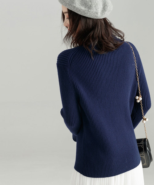 SAISON DE PAPILLON（セゾンドパピヨン）の「ハイネックシンプルリブニットトップス（ニット/セーター・レディース・ベージュ/ネイビー/キャメル・M/L）」の11枚目の写真