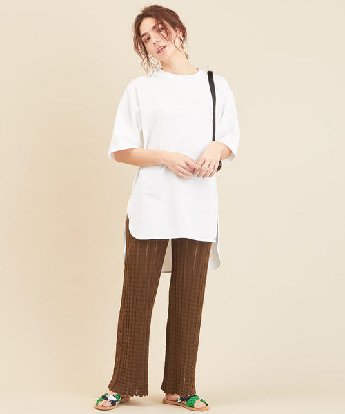 BEAUTY&YOUTH UNITED ARROWS(ビューティーアンドユースユナイテッドアローズ)の「BY∴ コットンサイドスリットビッグTシャツ◆(Tシャツ/カットソー・レディース・ホワイト/パープル/ブラック/ダークグレー/モカ・FREE)」の7枚目の写真