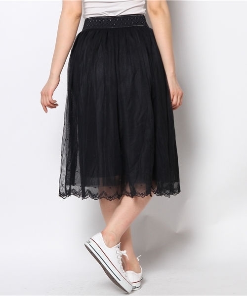 earth music&ecology（アースミュージックアンドエコロジー）の「チュール刺繍ロングスカート（スカート・レディース・アイボリー/ネイビー/ピンクベージュ・FREE）」の5枚目の写真