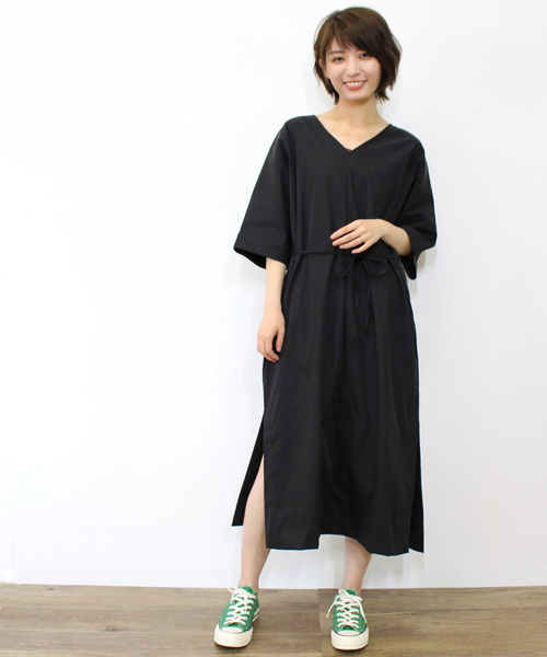 ottilie（オティーリエ）の「Ｖネックコットンマエリボンワンピース（ワンピース・レディース・ブラック/ベージュ/イエロー・FREE）」の2枚目の写真