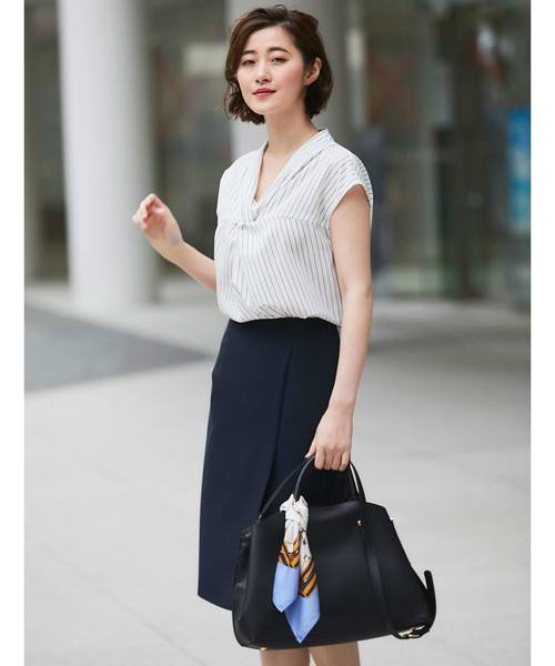 12Twelve Agenda（トゥエルブ　アジェンダ）の「フロントツイストフレンチスリーブブラウス（シャツ/ブラウス・レディース・ブラック/パープル/オフホワイト/マスタード・M）」の8枚目の写真
