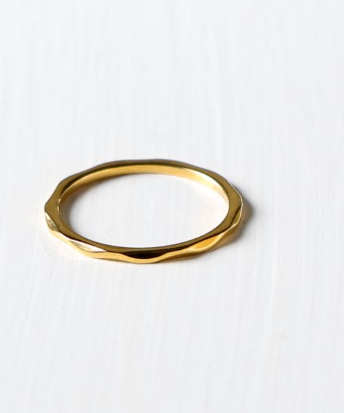 rufsh(ルフシュ)の「【rufsh/ルフシュ】stainless anrrow wave ring/ ステンレスリング RF1908CJSR03(リング・メンズ・ゴールド/シルバー・#11/#13)」の3枚目の写真