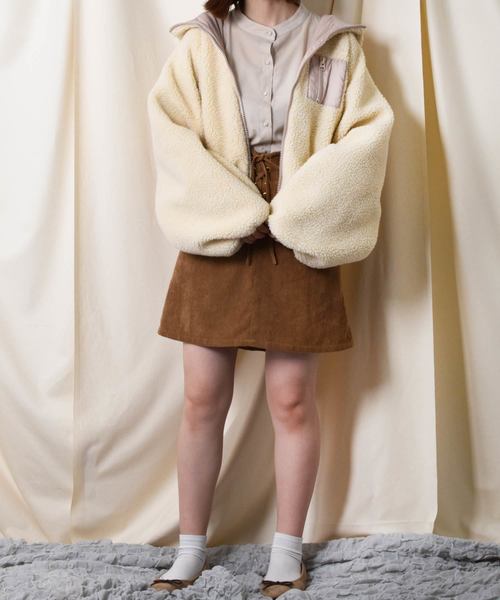 PairPair（ペアペア）の「フード付袖ボリュームボアブルゾン（ブルゾン・レディース・ベージュ/ライトベージュ/モカ・FREE）」の7枚目の写真