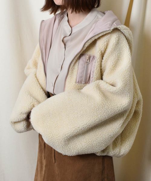 PairPair（ペアペア）の「フード付袖ボリュームボアブルゾン（ブルゾン・レディース・ベージュ/ライトベージュ/モカ・FREE）」の11枚目の写真