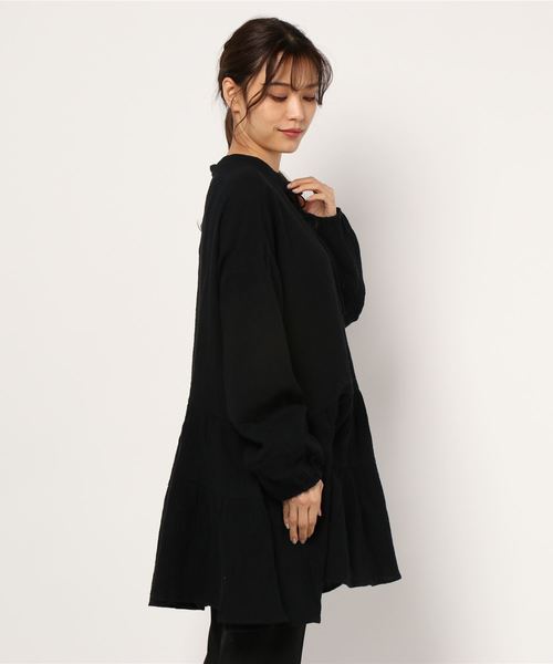coca（coca）（コカ）の「キーネックたっぷりティアードチュニック（チュニック・レディース・ブラック・ONE SIZE）」の2枚目の写真