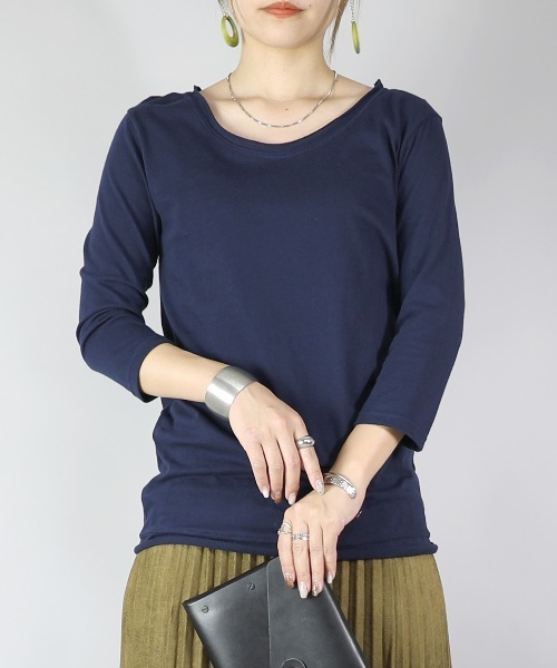 and it_（アンドイット）の「【日本製】シンプルカラー7分袖ロングカットソー（Tシャツ/カットソー・レディース・マスタード/ライトピンク/サーモンピンク/ワイン/オレンジ/ネイビー/ライトブルー/ブルーグリーン/ロイヤルブルー/パープル/ラベンダー/ブラック/チャコールグレー/杢グレー/ブラウン/オートミール/ライトカーキ/ホワイト/アイボリー/モカ・LARGE/X-LARGE/MEDIUM）」の12枚目の写真