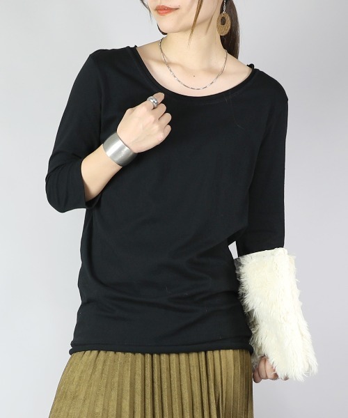 and it_（アンドイット）の「【日本製】シンプルカラー7分袖ロングカットソー（Tシャツ/カットソー・レディース・マスタード/ライトピンク/サーモンピンク/ワイン/オレンジ/ネイビー/ライトブルー/ブルーグリーン/ロイヤルブルー/パープル/ラベンダー/ブラック/チャコールグレー/杢グレー/ブラウン/オートミール/ライトカーキ/ホワイト/アイボリー/モカ・LARGE/X-LARGE/MEDIUM）」の4枚目の写真