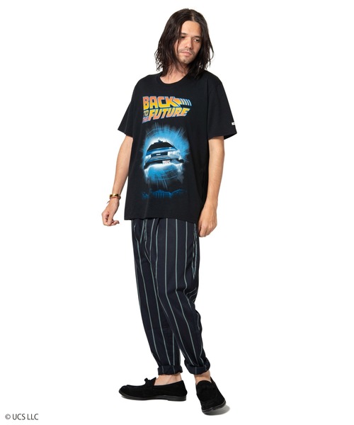 glamb(グラム)の「BACK TO THE FUTURE CS / バックトゥーザフューチャーカットソー(Tシャツ/カットソー・メンズ・ブラック・1/2/3/0/4)」の2枚目の写真