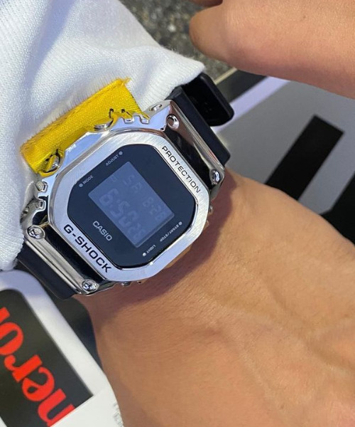 G-SHOCK(ジーショック)の「G-SHOCk/ジーショック 腕時計 GM-5600-1JF(デジタル腕時計・メンズ・シルバー・FREE)」の12枚目の写真