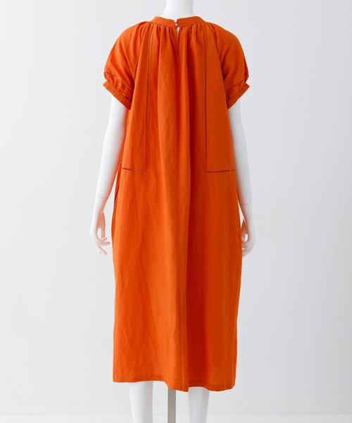 MILKFED.（ミルクフェド）の「GATHERED NECK DRESS（ワンピース・レディース・オレンジ/ブラウン/ブラック・ONE SIZE）」の4枚目の写真