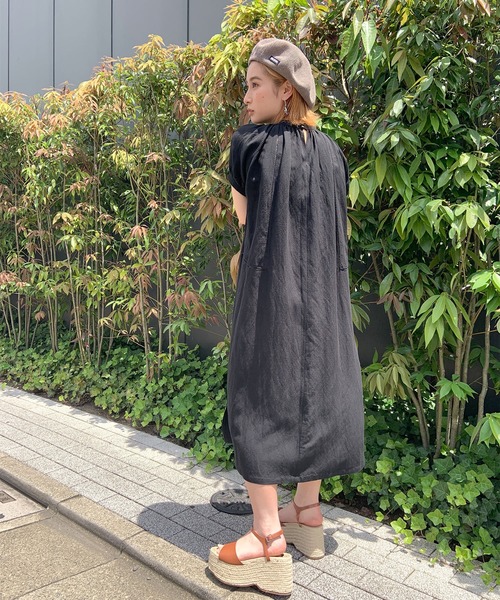 MILKFED.（ミルクフェド）の「GATHERED NECK DRESS（ワンピース・レディース・オレンジ/ブラウン/ブラック・ONE SIZE）」の15枚目の写真