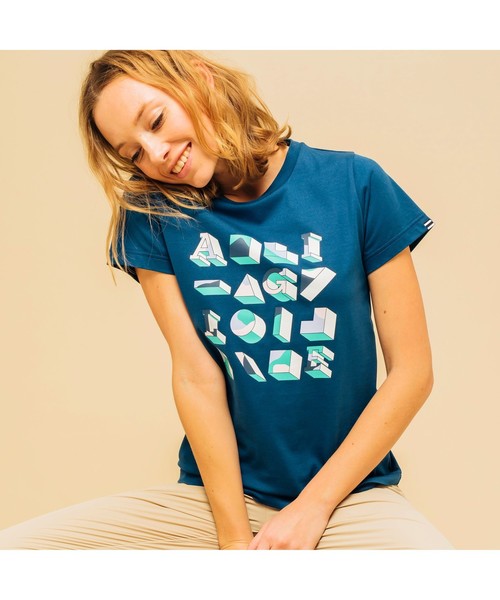 AIGLE(エーグル)の「吸水速乾 エーグル グラフィックTシャツ CAR(Tシャツ/カットソー・レディース・レッド/ダークブルー・S/M/L)」の2枚目の写真