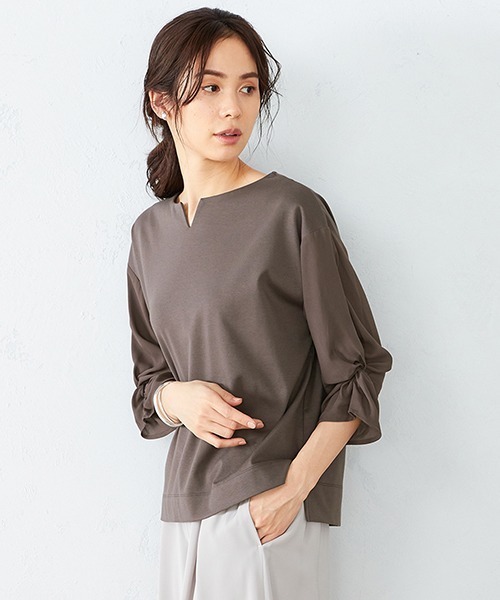 COMME CA ISM（コムサイズム）の「ボリュームスリーブ キーネック カットソー（Tシャツ/カットソー・レディース・ホワイト/ダークブラウン/バイオレット/ライラック・MEDIUM/LARGE）」の3枚目の写真