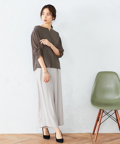 COMME CA ISM（コムサイズム）の「ボリュームスリーブ キーネック カットソー（Tシャツ/カットソー・レディース・ホワイト/ダークブラウン/バイオレット/ライラック・MEDIUM/LARGE）」の7枚目の写真