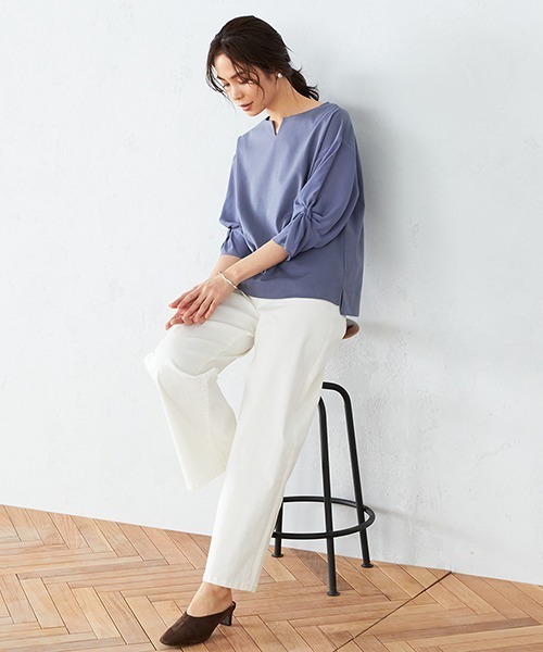 COMME CA ISM（コムサイズム）の「ボリュームスリーブ キーネック カットソー（Tシャツ/カットソー・レディース・ホワイト/ダークブラウン/バイオレット/ライラック・MEDIUM/LARGE）」の8枚目の写真