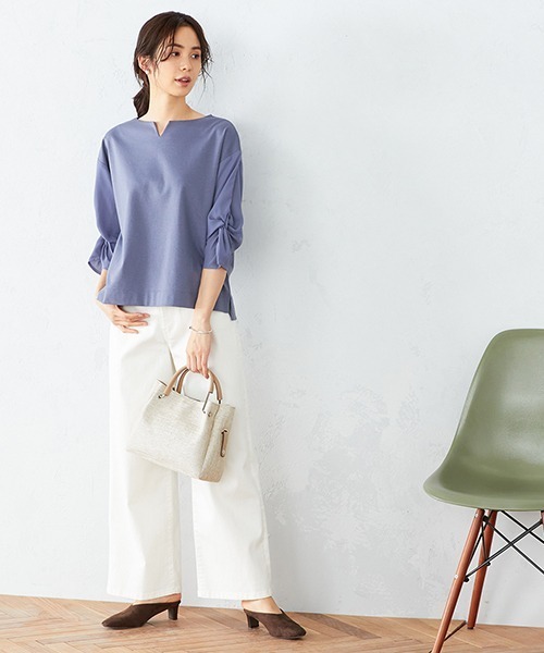 COMME CA ISM（コムサイズム）の「ボリュームスリーブ キーネック カットソー（Tシャツ/カットソー・レディース・ホワイト/ダークブラウン/バイオレット/ライラック・MEDIUM/LARGE）」の9枚目の写真