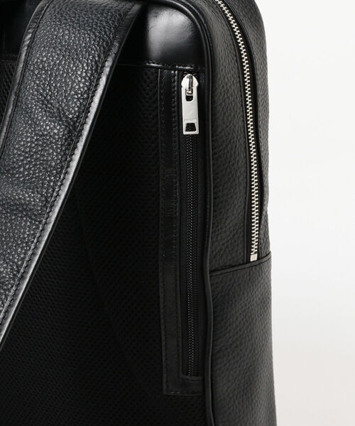 B:MING by BEAMS（ビーミングバイビームス）の「SEEKER / LEATHER BACKPACK（バックパック/リュック・メンズ・ブラック・ONE SIZE）」の3枚目の写真