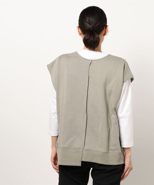 SPINNS(スピンズ)の「【2WAY仕様】切替ベスト(ベスト・レディース・カーキ/グレイッシュベージュ/ライトブルーグレー・ONESIZE)」の5枚目の写真