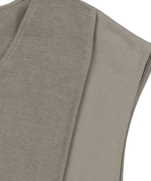 SPINNS(スピンズ)の「【2WAY仕様】切替ベスト(ベスト・レディース・カーキ/グレイッシュベージュ/ライトブルーグレー・ONESIZE)」の17枚目の写真