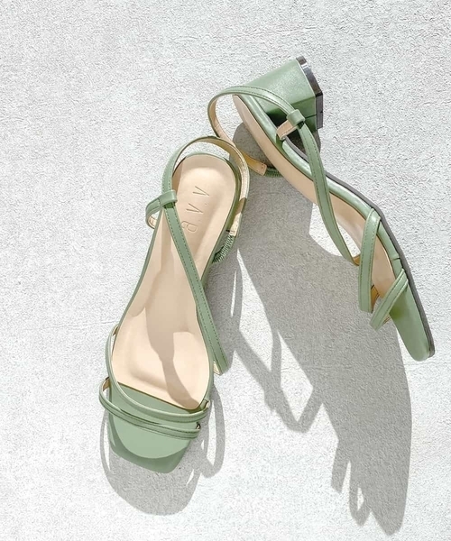 a.v.v（アーヴェヴェ）の「アシメストラップクッションサンダル（サンダル・レディース・ミント/ブラック/ベージュ・23.5/22.5/24.5）」の19枚目の写真